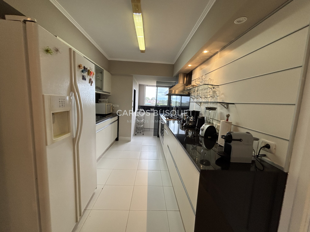 Apartamento ID.1561 - Venta de Penthouse de 5 suites en playa Brava