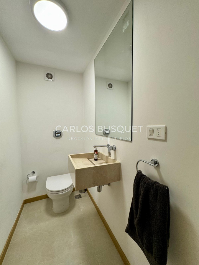 Apartamento ID.697 - Apartamento en alquiler temporal de 2 dormitorios, en playa brava, frente al mar