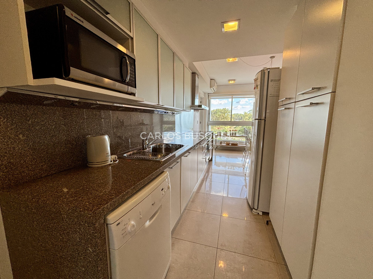 Apartamento ID.1099 - Apartamento en alquiler temporal de 2 dormitorios en suite en Playa Brava