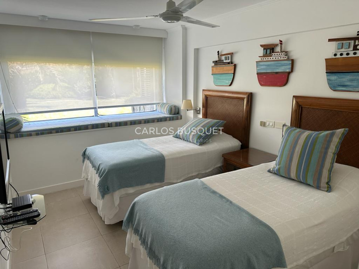 Apartamento ID.625 - Apartamento en alquiler temporal, de 3 dormitorios en suite en La Barra, Esturion Montoya