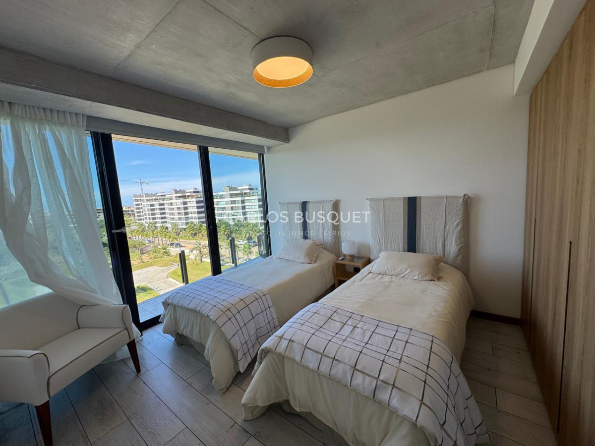 Apartamento ID.1077 - Apartamento en venta de 3 dormitorios en venta en Playa Brava