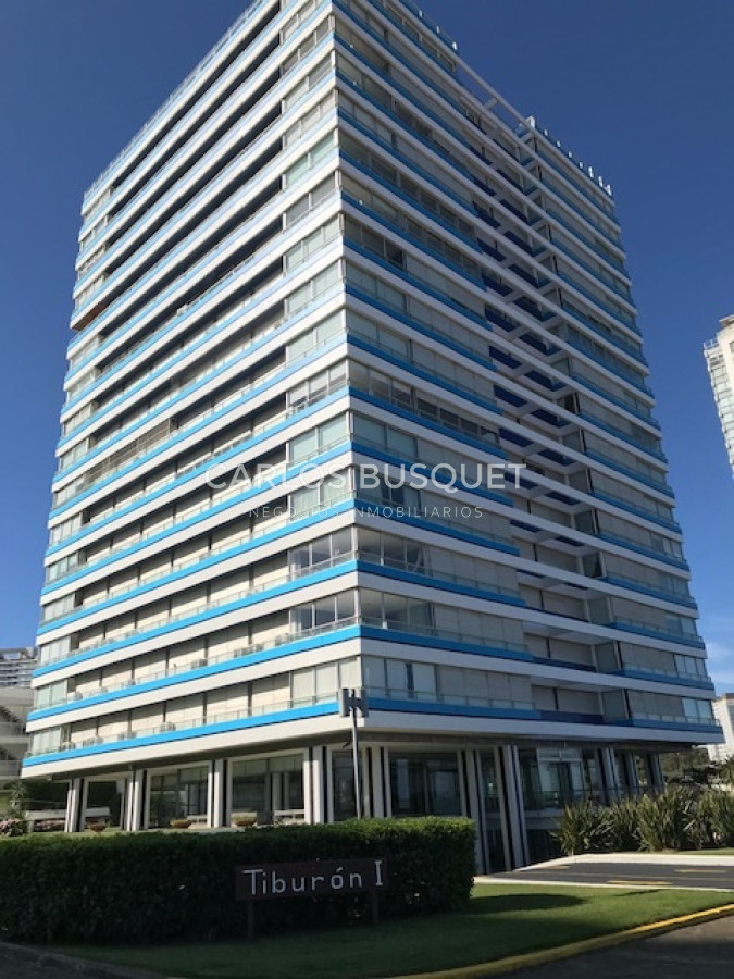 Apartamento ID.66 - Apartamento en venta, de 2 dormitorios, en playa brava, frente al mar! 