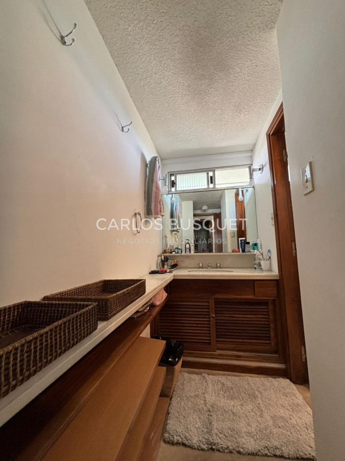 Apartamento ID.894 - Apartamento en alquiler temporal, de 3 dormitorios, en playa mansa.