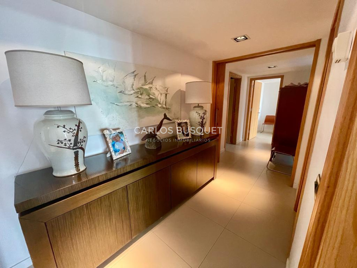 Apartamento ID.896 - Espectacular semipiso en venta en playa brava