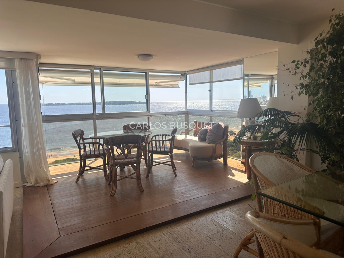 Apartamento ID.877 - Apartamento en venta de 3 dormitorios en suite, en Playa Mansa 