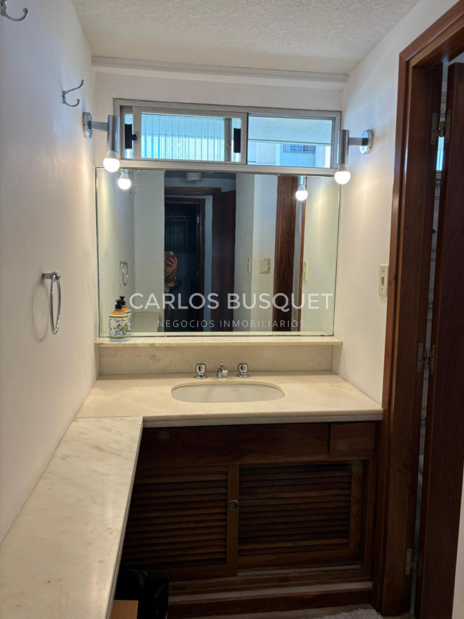 Apartamento ID.894 - Apartamento en alquiler temporal, de 3 dormitorios, en playa mansa.