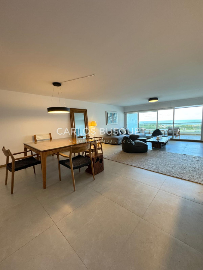 Apartamento ID.697 - Apartamento en alquiler temporal de 2 dormitorios, en playa brava, frente al mar