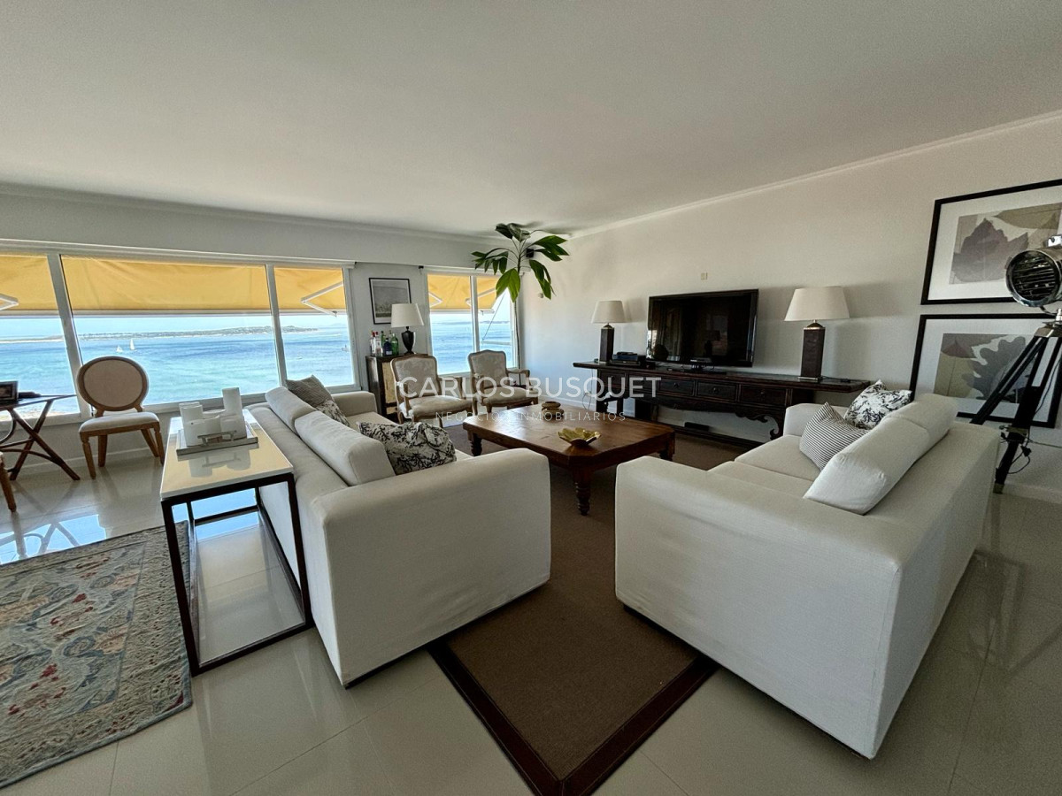 Apartamento ID.478 - Apartamento en alquiler, de 3 dormitorios en suite, en playa mansa! 