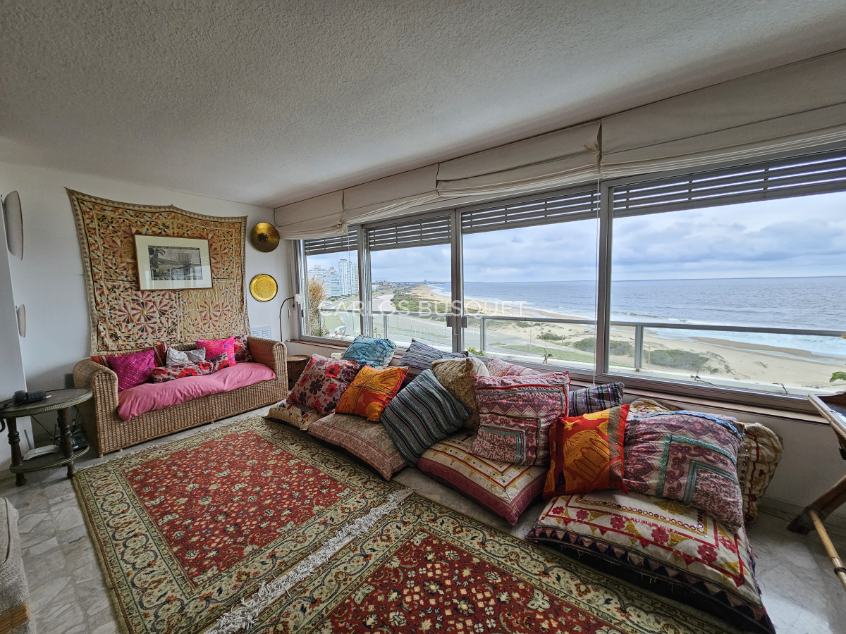 Apartamento ID.1234 - Apartamento en venta, de 3 dormitorios, en playa brava primera linea