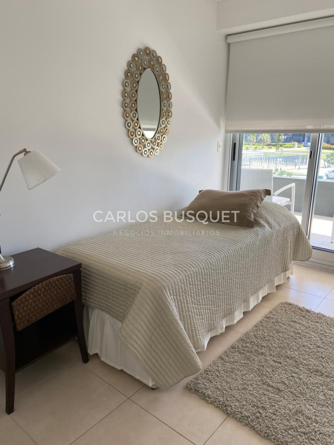 Apartamento ID.1239 - Apartamento en alquiler temporal playa Mansa 3 dormitorios Punta del este Torre del Mar