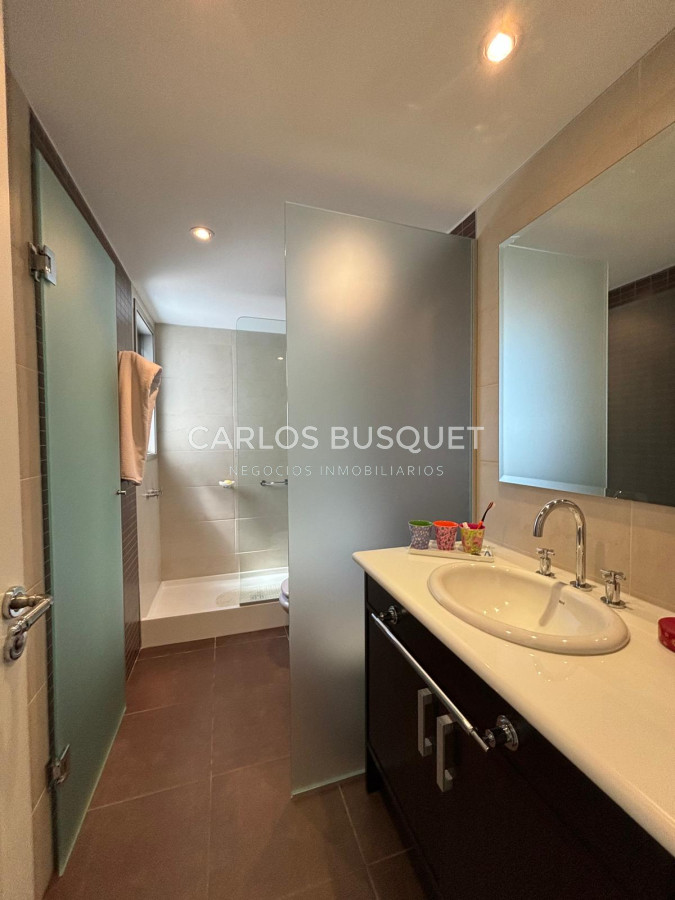 Apartamento ID.815 - Apartamento en venta de 4 dormitorios en exclusiva torre en playa brava! 
