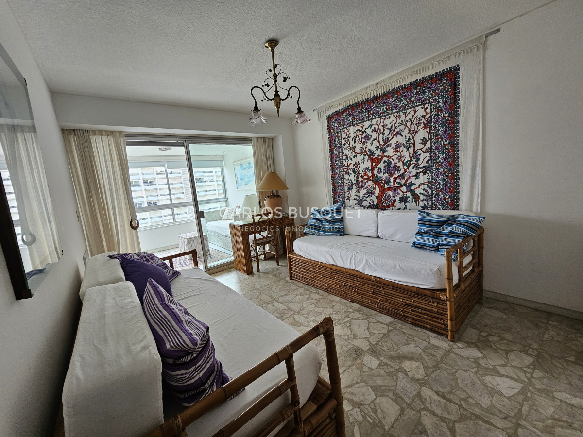 Apartamento ID.1234 - Apartamento en venta, de 3 dormitorios, en playa brava primera linea