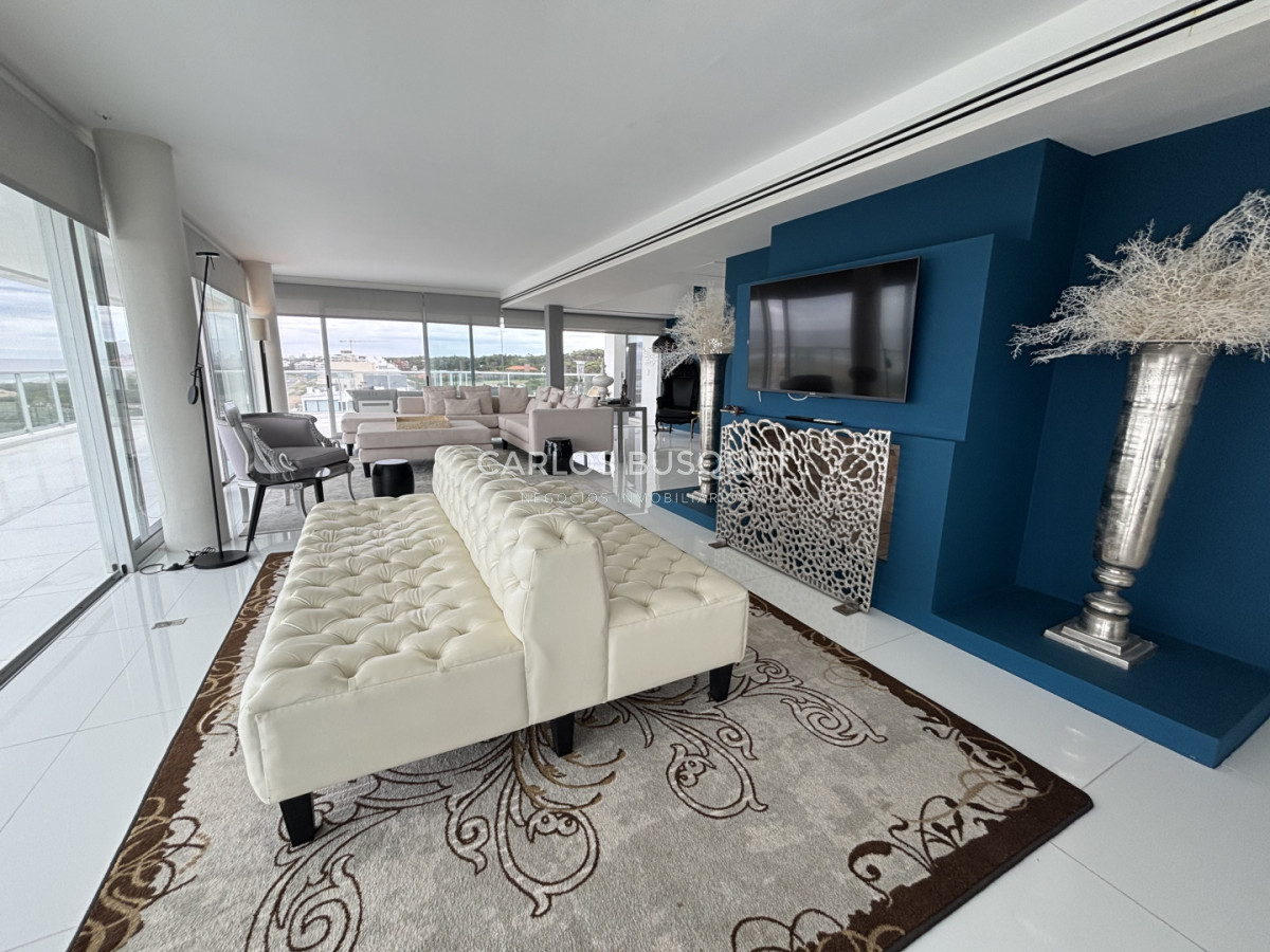 Apartamento ID.1558 - Venta apartamento de 4 dormitorios en Playa Brava, Penthouse con parrillero propio 