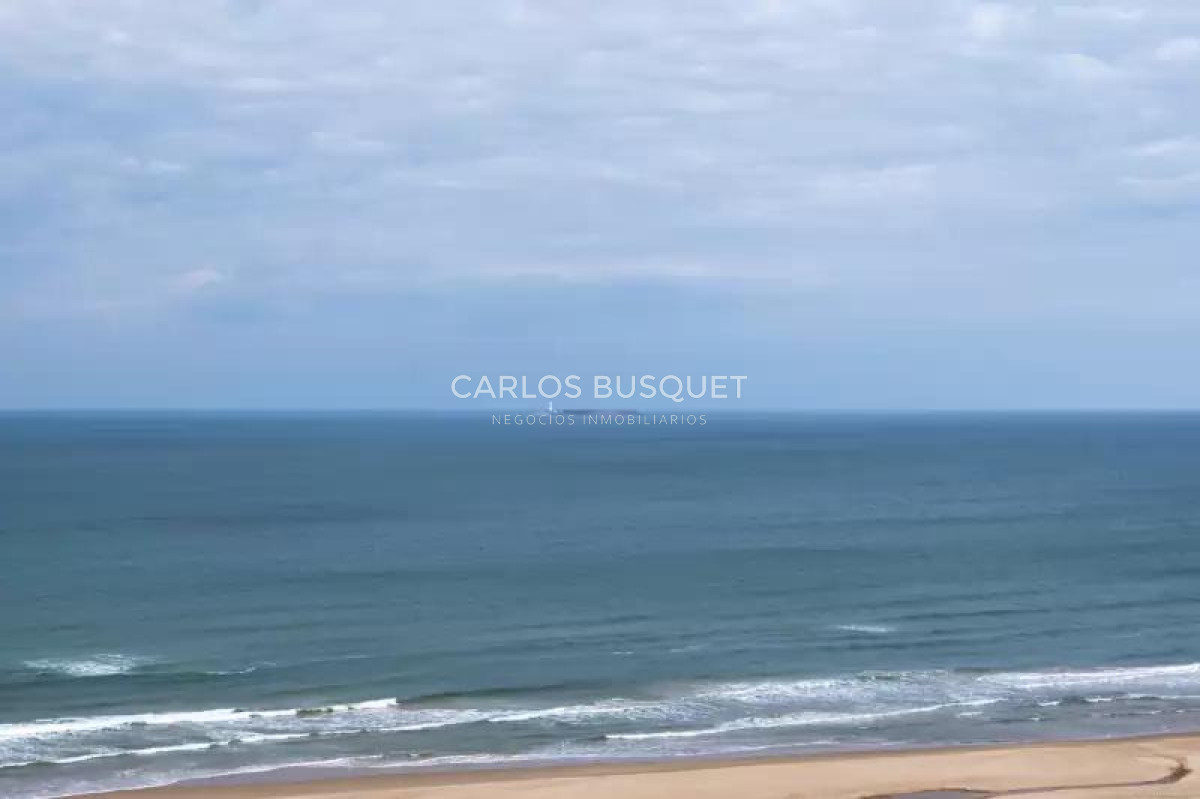 Apartamento ID.1461 - Espectacular apartamento en playa Brava primera linea 3 dormitorios y dependencia en alquiler temporal