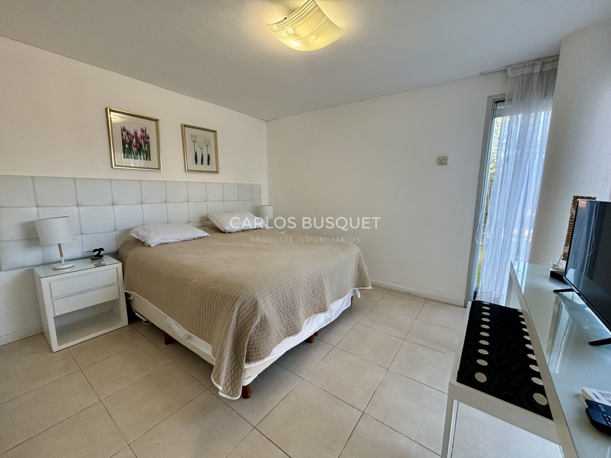 Apartamento ID.1241 - Espectacular apartamento en venta de 2 dormitorios y medio en playa mansa