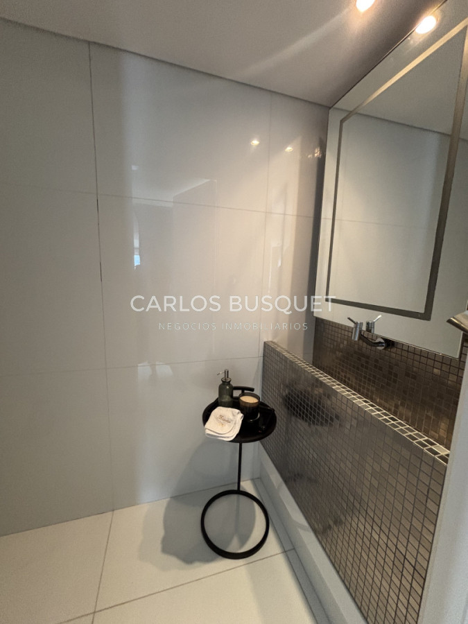 Apartamento ID.1558 - Venta apartamento de 4 dormitorios en Playa Brava, Penthouse con parrillero propio 