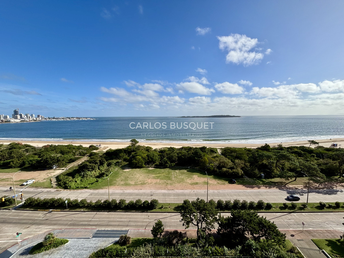 Apartamento ID.877 - Apartamento en venta de 3 dormitorios en suite, en Playa Mansa 