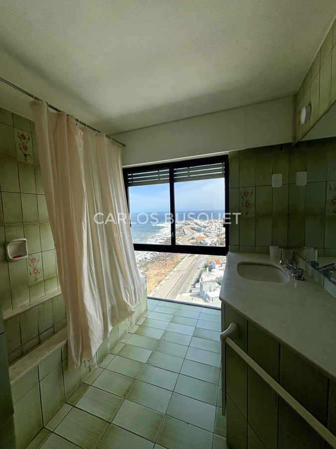 Apartamento ID.1363 - Apartamento en venta de 3 dormitorios en suite en Península 