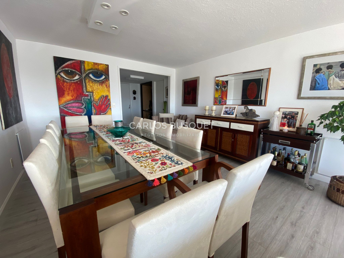 Apartamento ID.359 - Apartamento en alquiler, de 3 dormitorios, playa brava, frente al mar! 