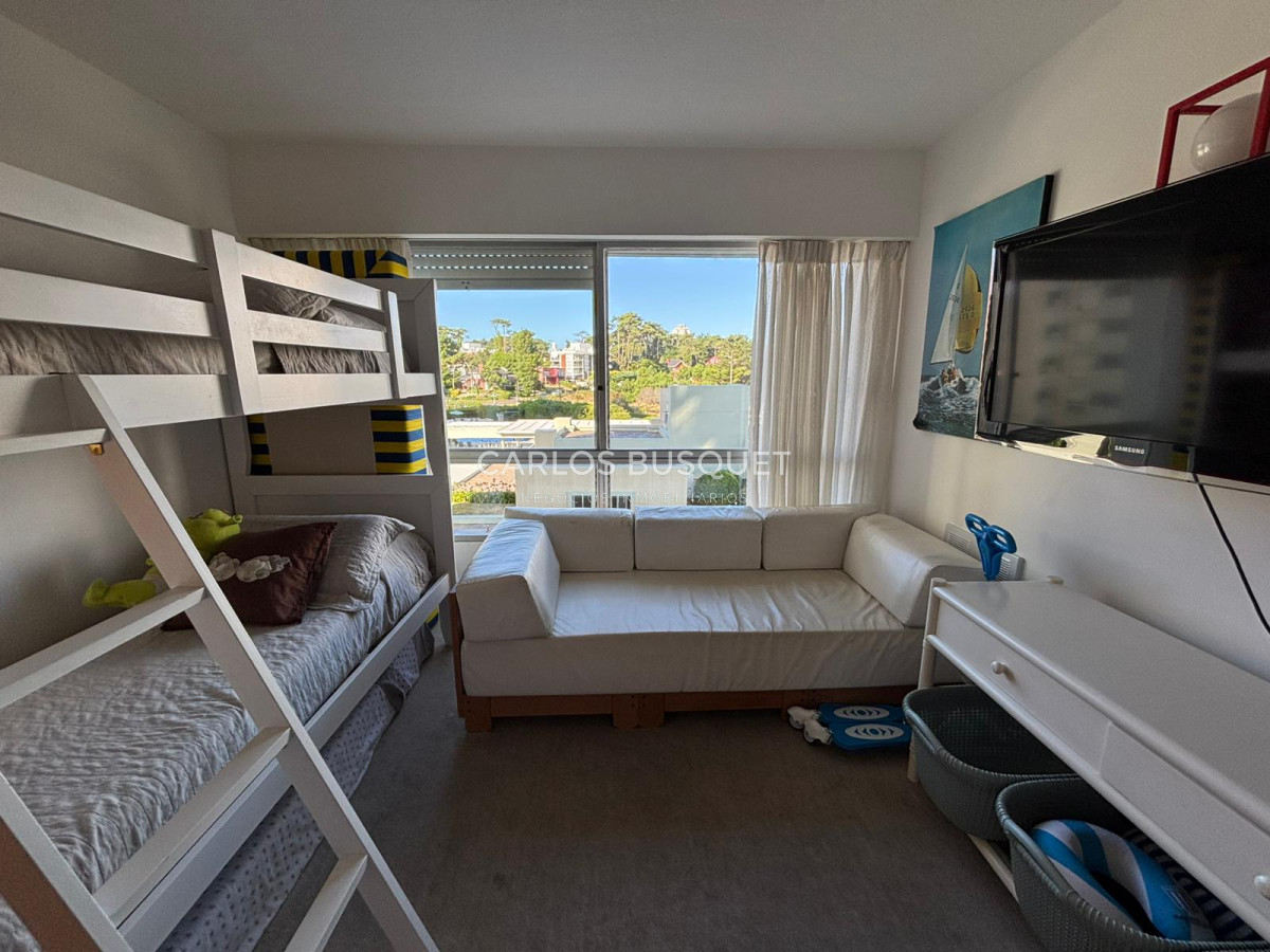 Apartamento ID.894 - Apartamento en alquiler temporal, de 3 dormitorios, en playa mansa.