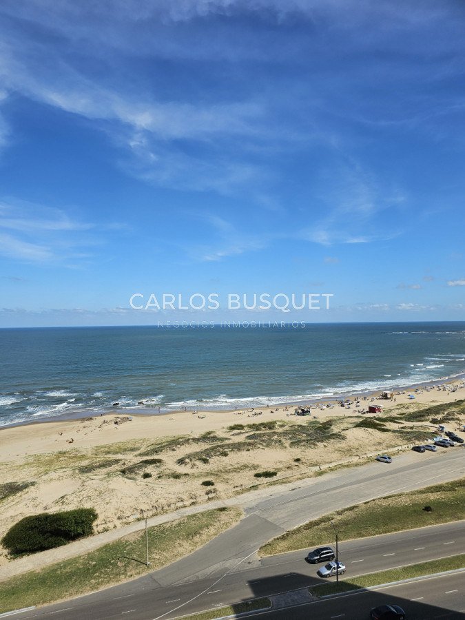 Apartamento ID.944 - Apartamento en venta de 3 dormitorios en suite, en Playa Brava
