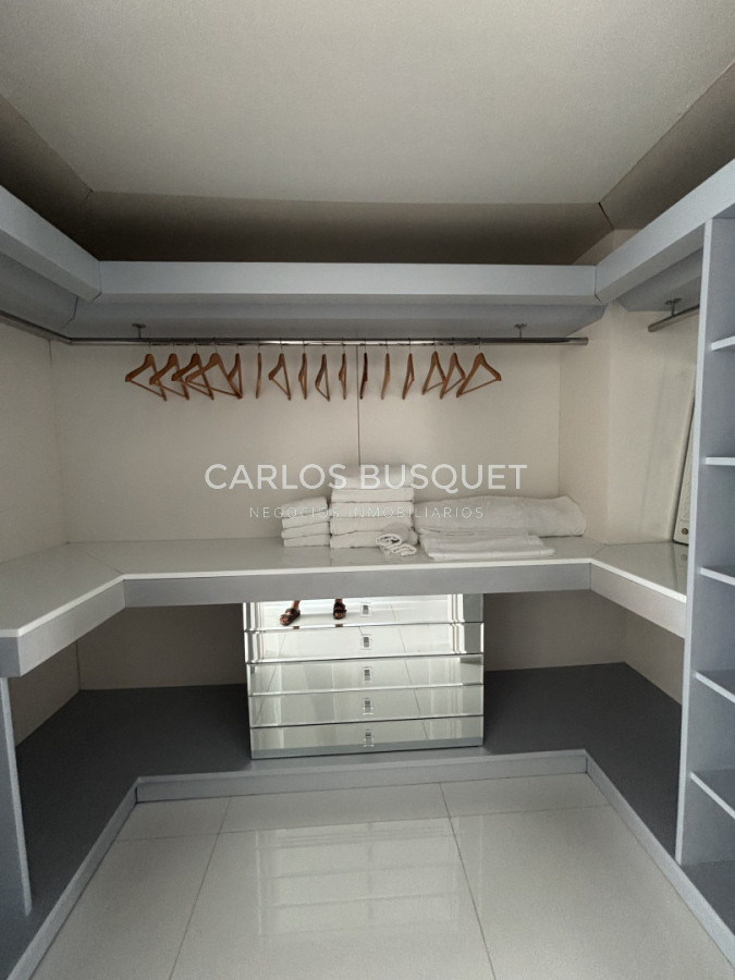 Apartamento ID.1558 - Venta apartamento de 4 dormitorios en Playa Brava, Penthouse con parrillero propio 