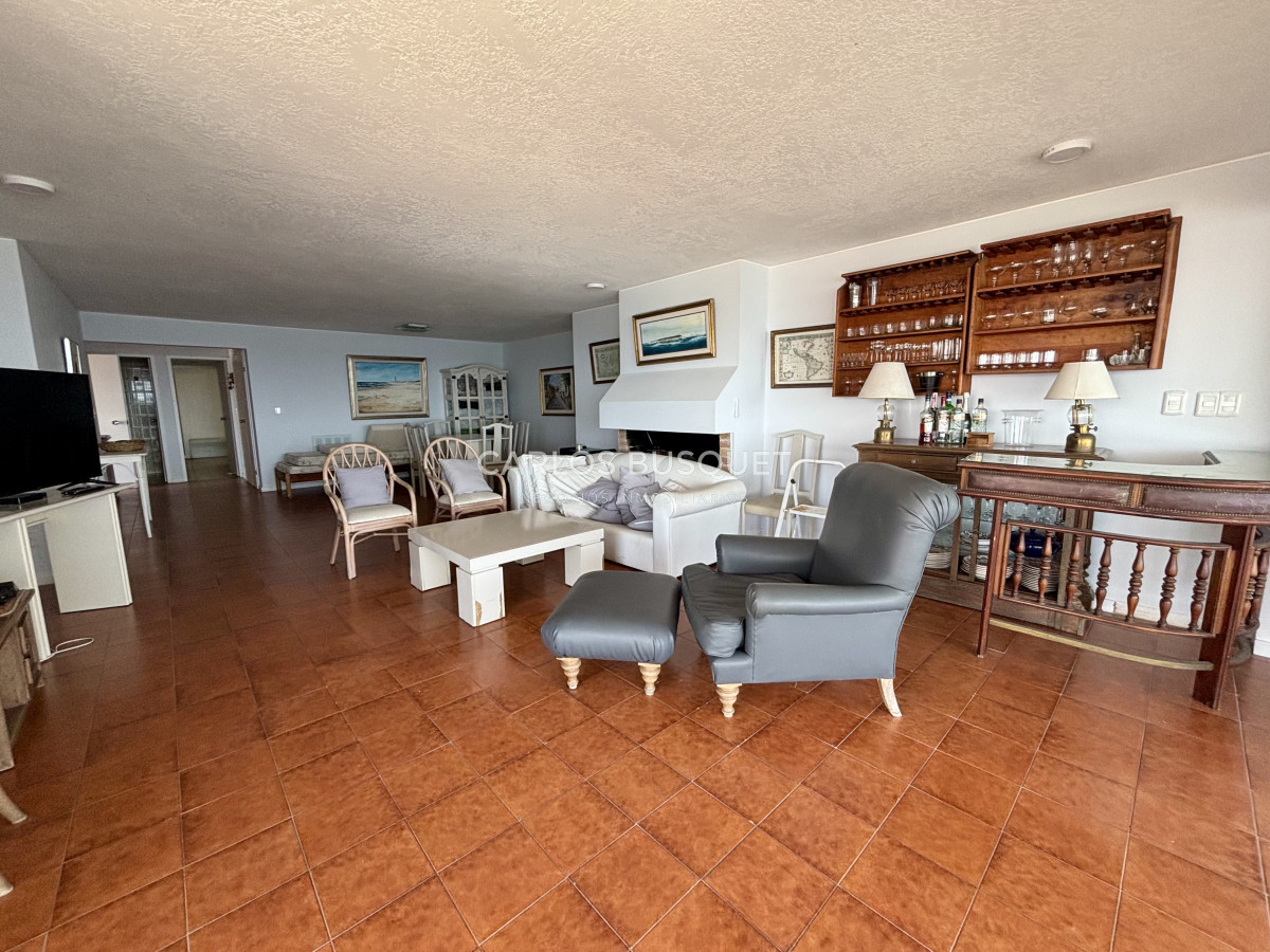 Apartamento ID.1363 - Apartamento en venta de 3 dormitorios en suite en Península 