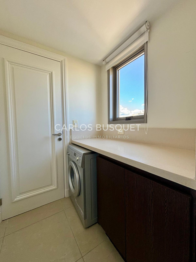 Apartamento ID.815 - Apartamento en venta de 4 dormitorios en exclusiva torre en playa brava! 
