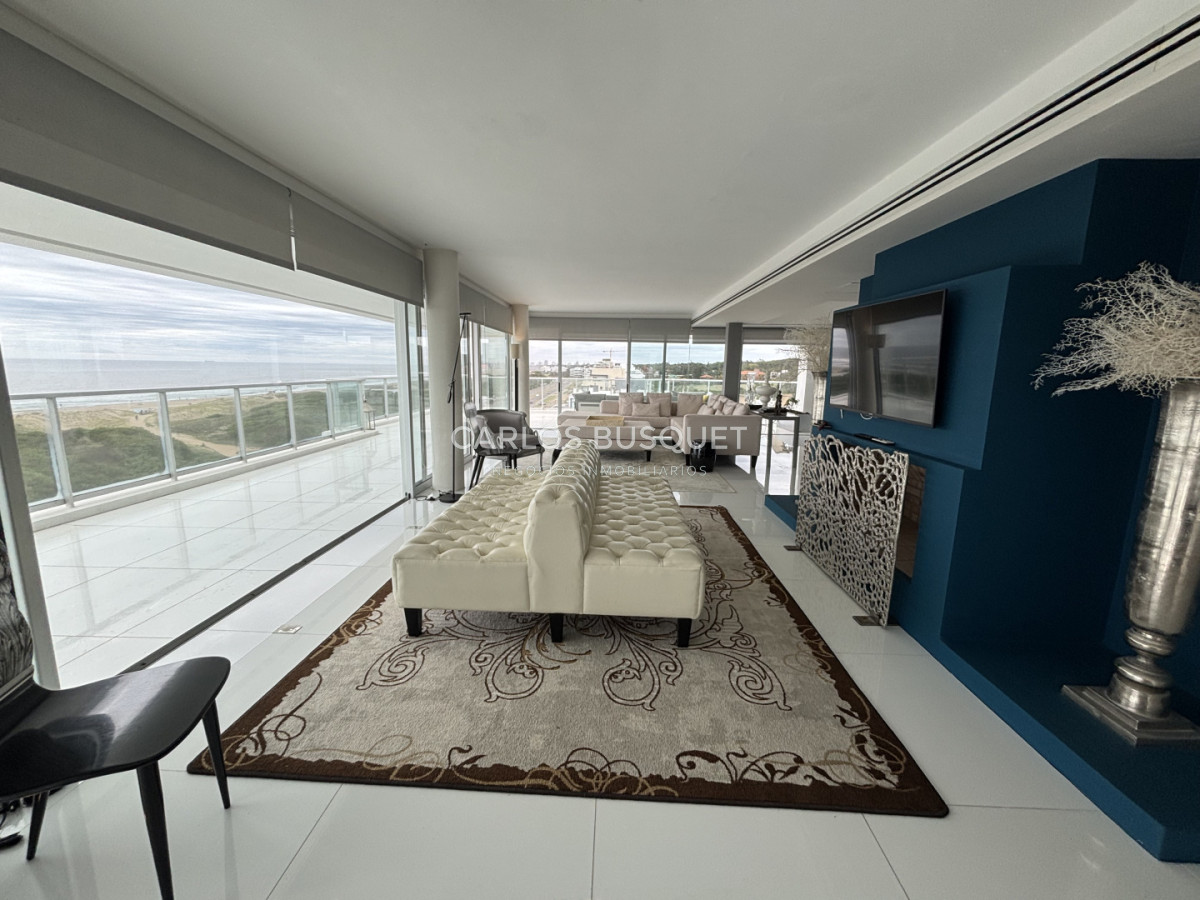 Apartamento ID.1558 - Venta apartamento de 4 dormitorios en Playa Brava, Penthouse con parrillero propio 