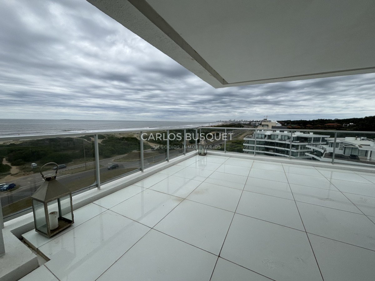 Apartamento ID.1558 - Venta apartamento de 4 dormitorios en Playa Brava, Penthouse con parrillero propio 
