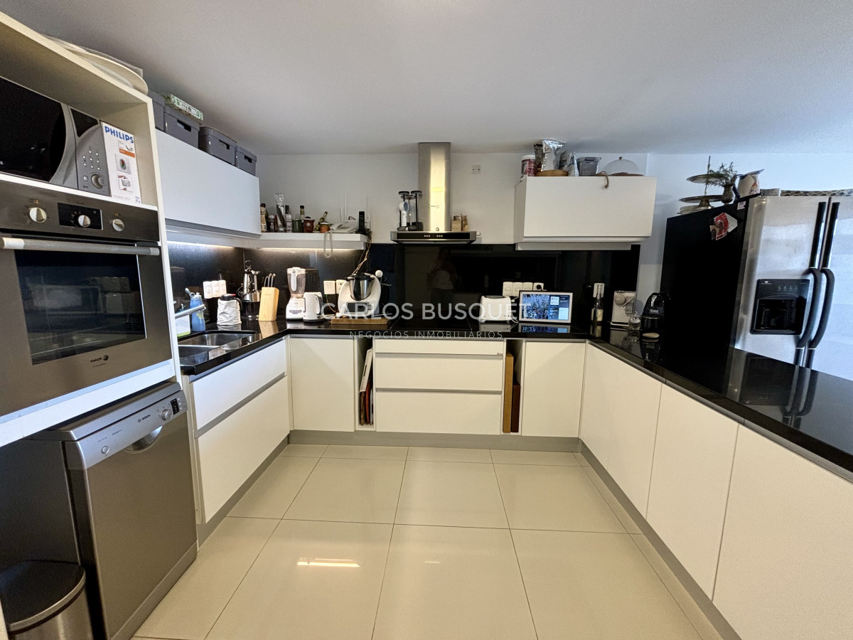 Apartamento ID.869 - Apartamento en alquiler temporal, de 3 dormitorios, en playa brava