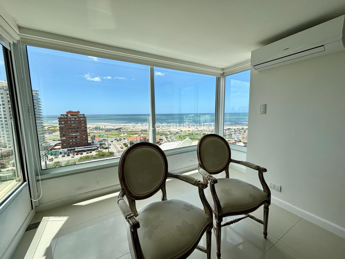 Apartamento ID.478 - Apartamento en alquiler, de 3 dormitorios en suite, en playa mansa! 