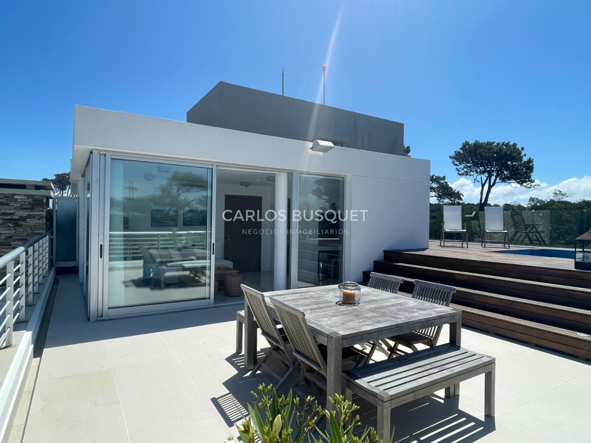 Apartamento ID.864 - Apartamento de 3 dormitorios en alquiler temporal, playa brava! 