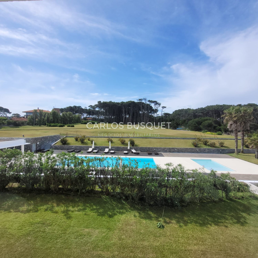 Apartamento ID.846 - Espectacular apartamento en venta primera linea playa brava 3 suites y servicio