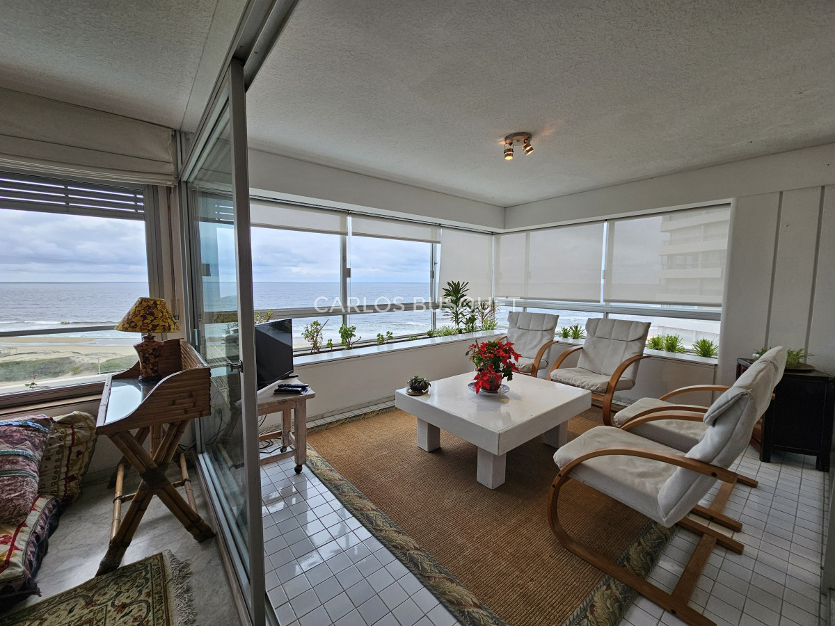 Apartamento ID.1234 - Apartamento en venta, de 3 dormitorios, en playa brava primera linea