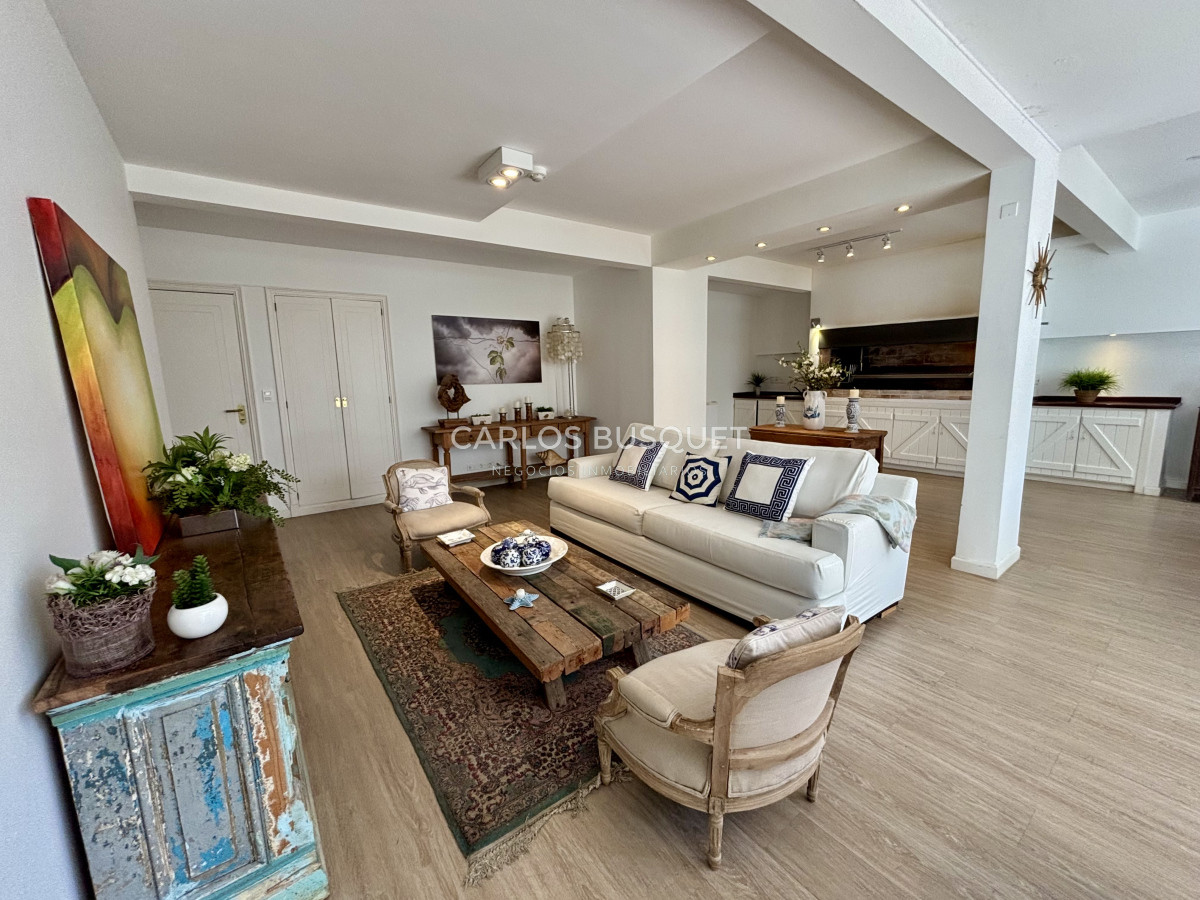 Apartamento ID.1304 - Apartamento en venta de 4 dormitorios en Playa Brava