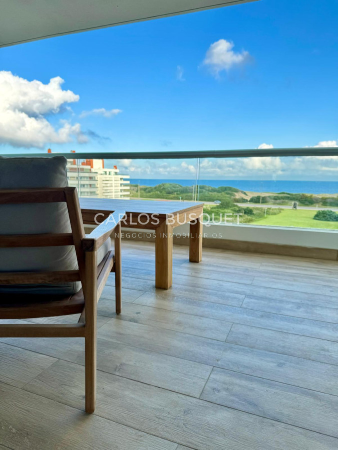 Apartamento ID.697 - Apartamento en alquiler temporal de 2 dormitorios, en playa brava, frente al mar