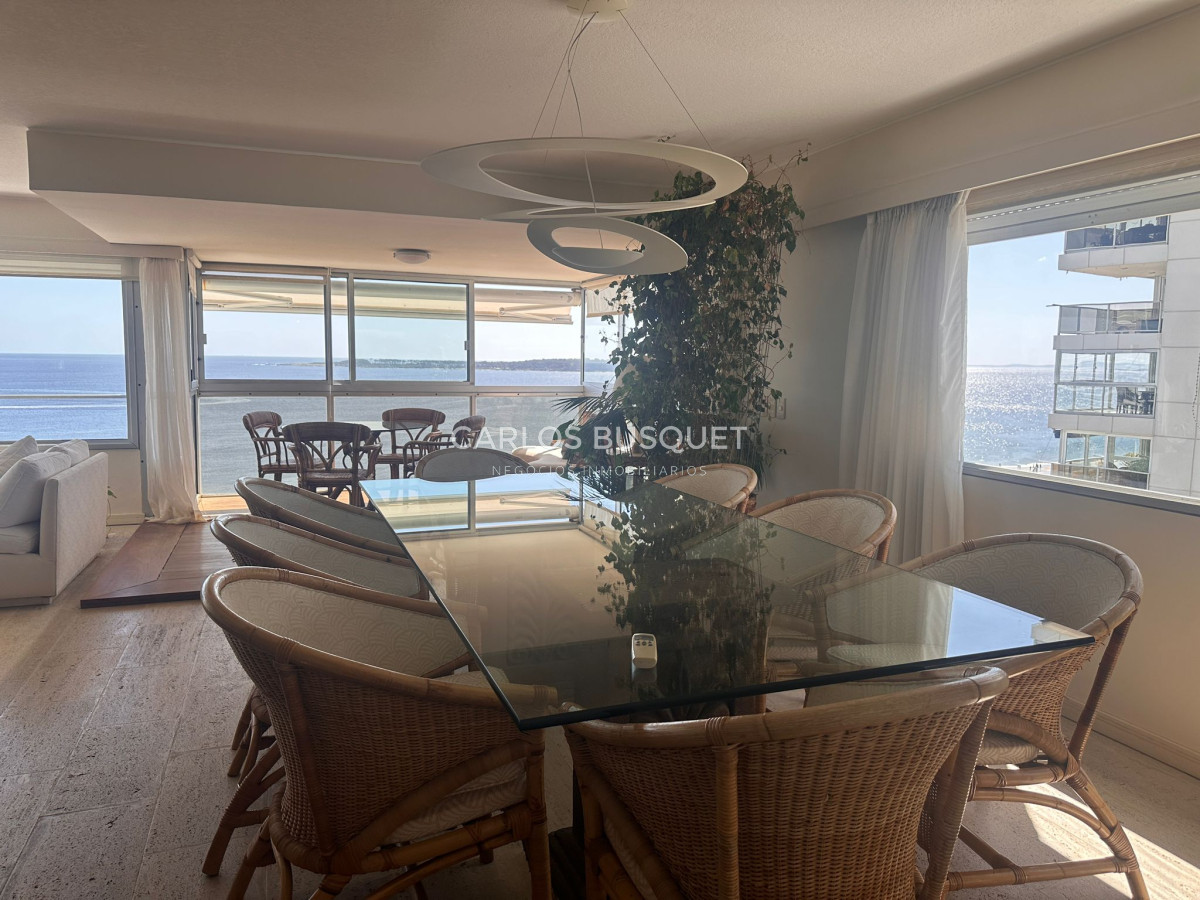 Apartamento ID.877 - Apartamento en venta de 3 dormitorios en suite, en Playa Mansa 