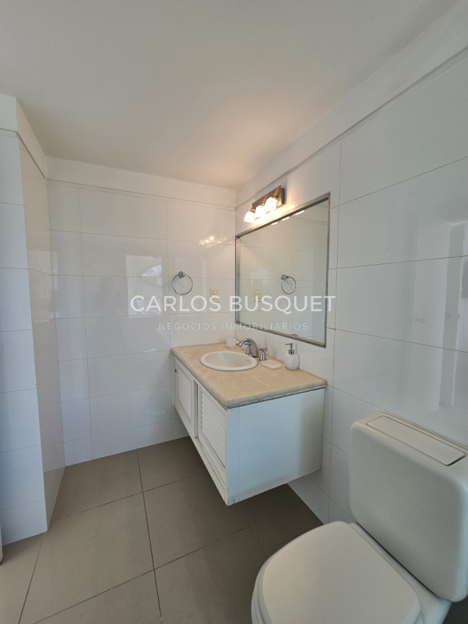 Apartamento ID.944 - Apartamento en venta de 3 dormitorios en suite, en Playa Brava