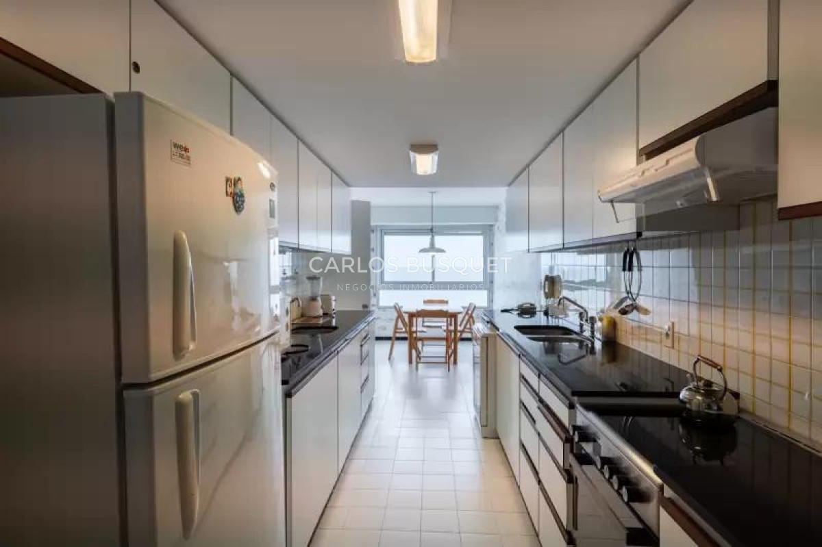 Apartamento ID.1461 - Espectacular apartamento en playa Brava primera linea 3 dormitorios y dependencia en alquiler temporal