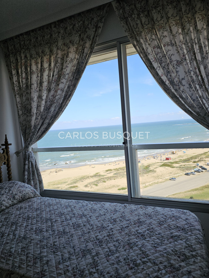 Apartamento ID.944 - Apartamento en venta de 3 dormitorios en suite, en Playa Brava