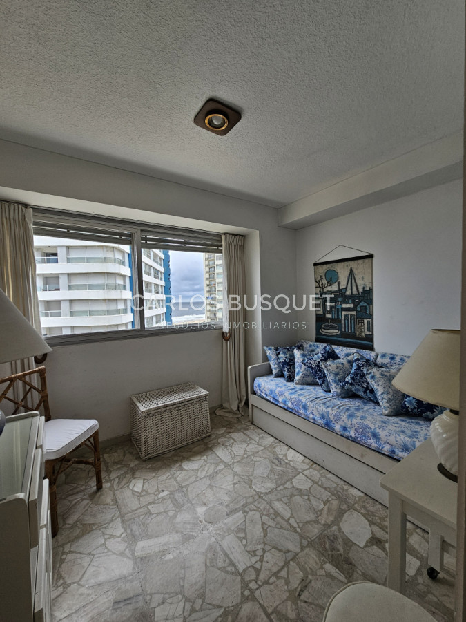 Apartamento ID.1234 - Apartamento en venta, de 3 dormitorios, en playa brava primera linea