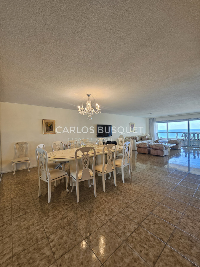 Apartamento ID.944 - Apartamento en venta de 3 dormitorios en suite, en Playa Brava
