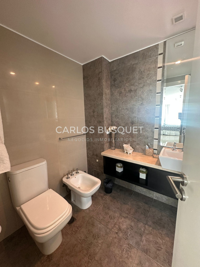 Apartamento ID.861 - Apartamento en venta de 3 dormitorios en suite, en playa mansa.