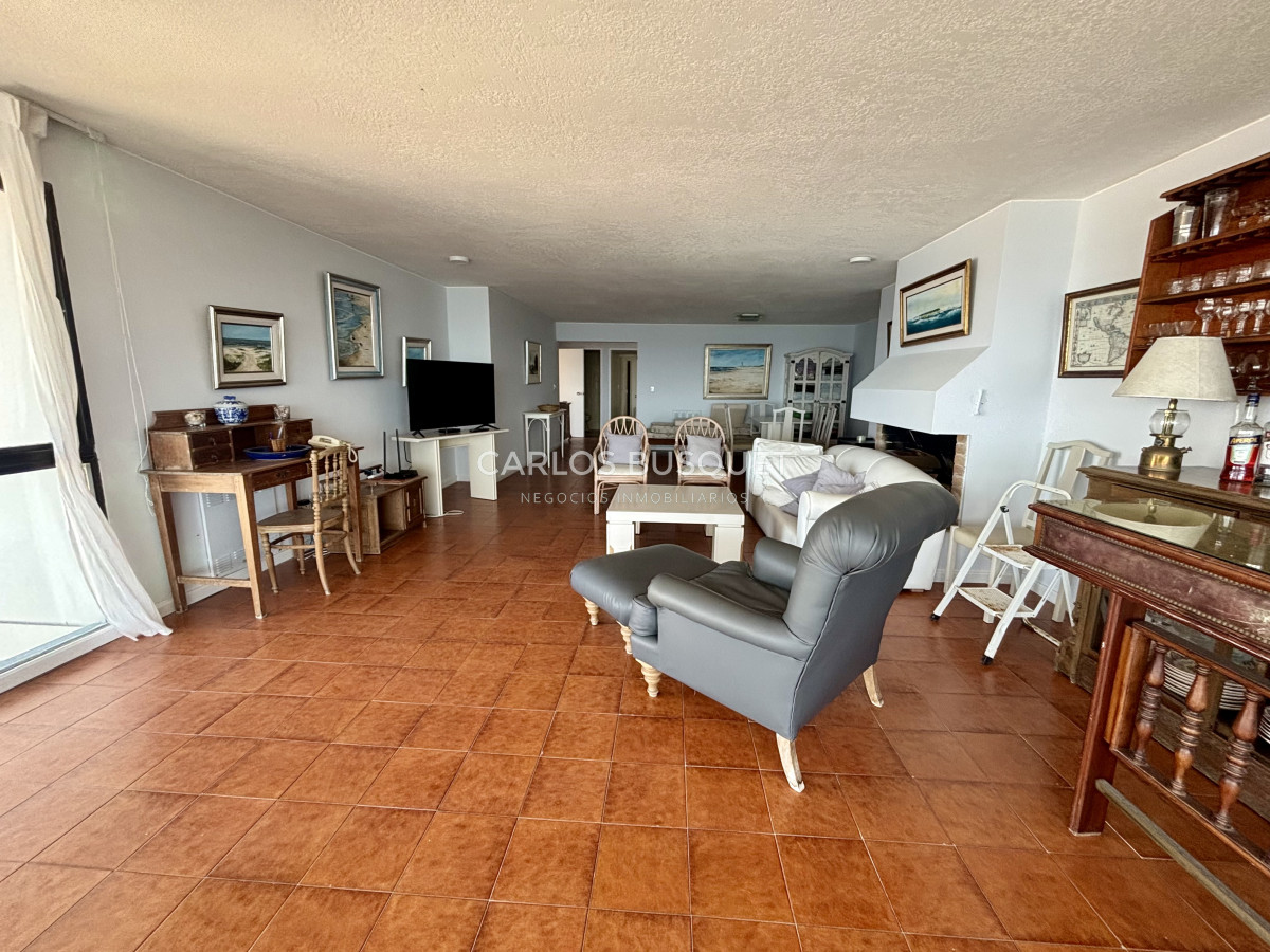 Apartamento ID.1363 - Apartamento en venta de 3 dormitorios en suite en Península 