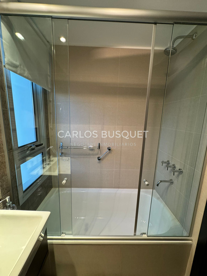 Apartamento ID.986 - Espectacular apartamento en venta en playa Mansa 3 suites