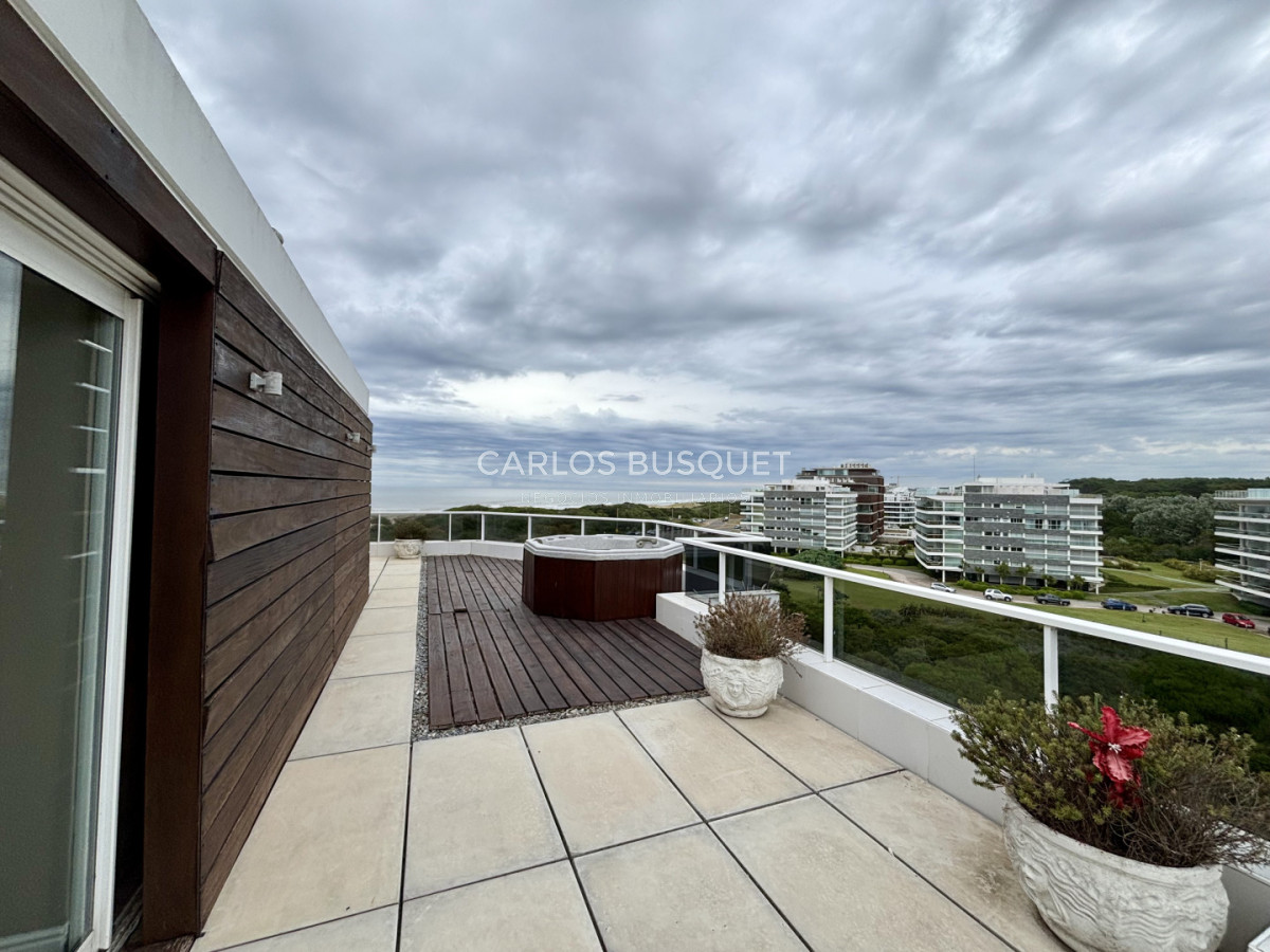 Apartamento ID.1561 - Venta de Penthouse de 5 suites en playa Brava