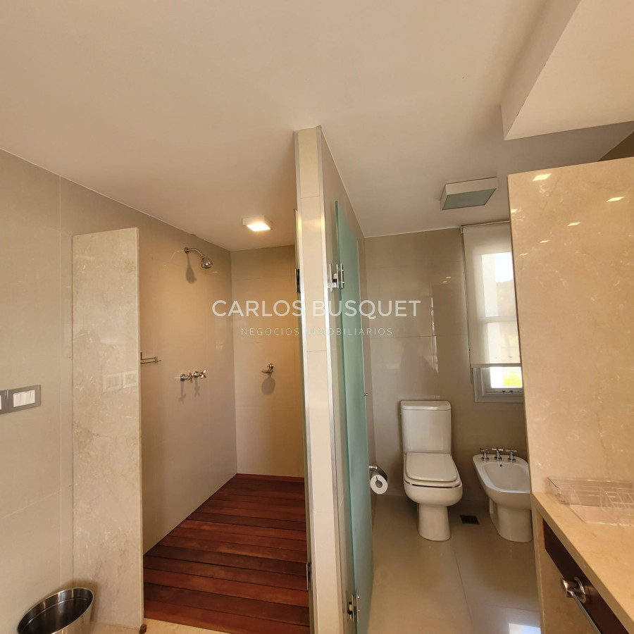 Apartamento ID.846 - Espectacular apartamento en venta primera linea playa brava 3 suites y servicio