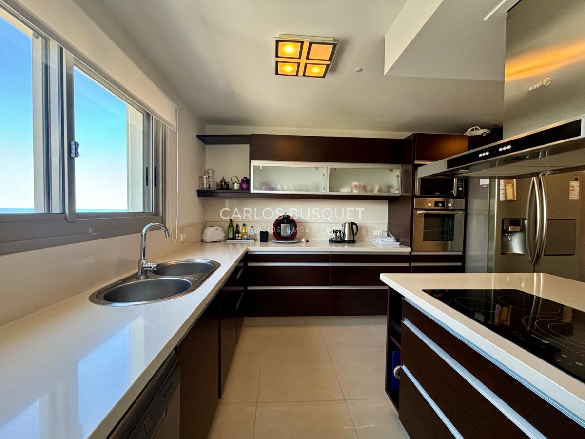 Apartamento ID.815 - Apartamento en venta de 4 dormitorios en exclusiva torre en playa brava! 