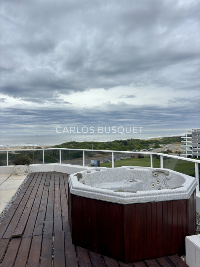 Apartamento ID.1561 - Venta de Penthouse de 5 suites en playa Brava